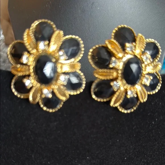 Vintage Black and Gold Floral Earrings - Picture 2 of 6